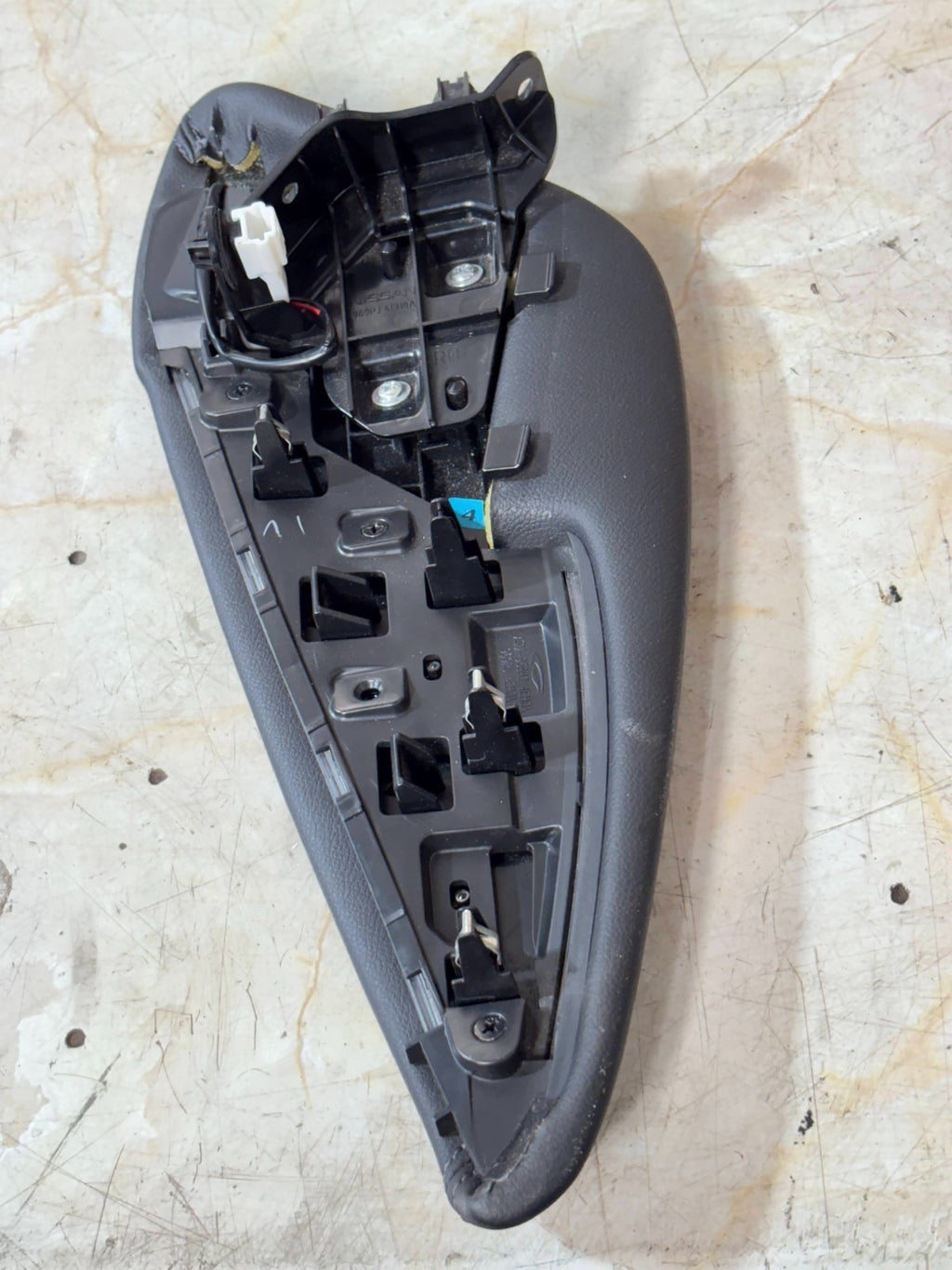 NISSAN QASHQAI J11 2017 CENTRE CONSOLE LEATHER RIGHT DRIVER SIDE 969PJ4EH0A