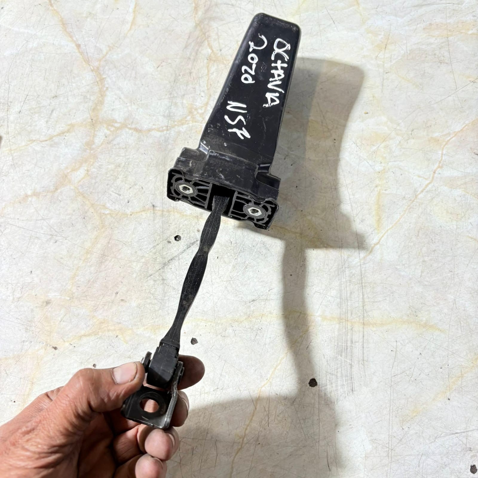 SKODA OCTAVIA MK3 PASSENGER FRONT DOOR CHECK STRAP 5E0837267A NSF