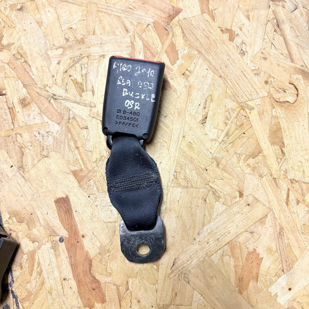 TOYOTA AYGO 107 (05-14) REAR RIGHT SEAT BELT STALK E034501
