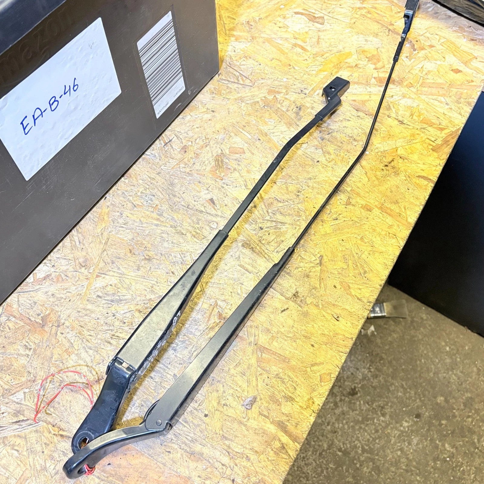 PEUGEOT GT 2017 PAIR OF FRONT WINDSCREEN WIPER ARMS 9673916780