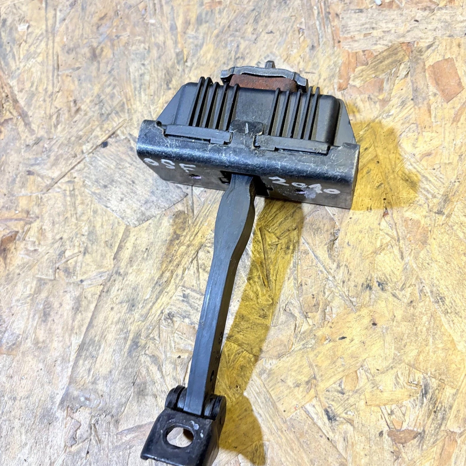 Land Rover Range Rover L322 2002-2012 Front Right Door Check Strap Stop 5DR