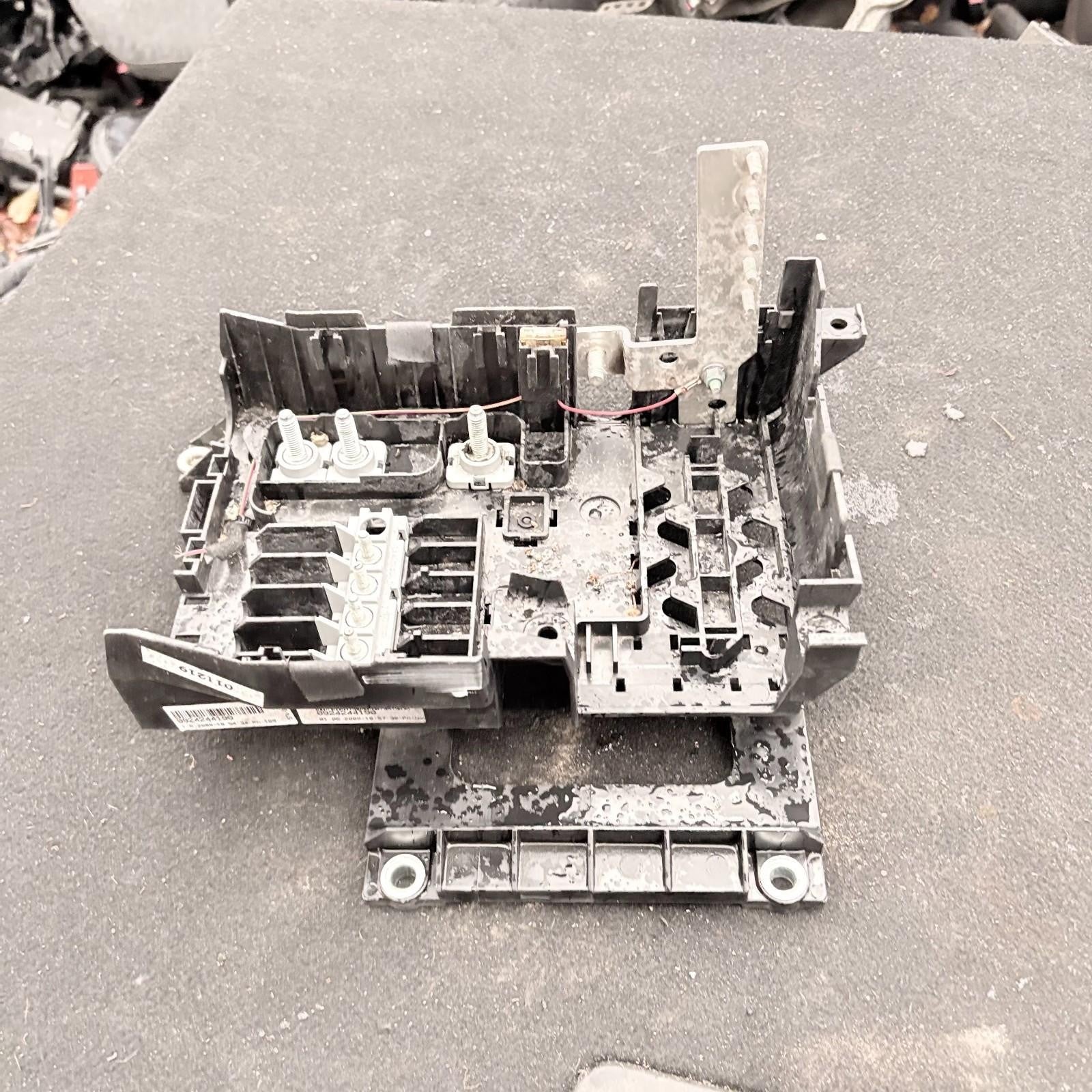 2003-2008 Porsche Cayenne 4.5 Turbo Interior Passenger Fuse Relay Box 7L0937548C