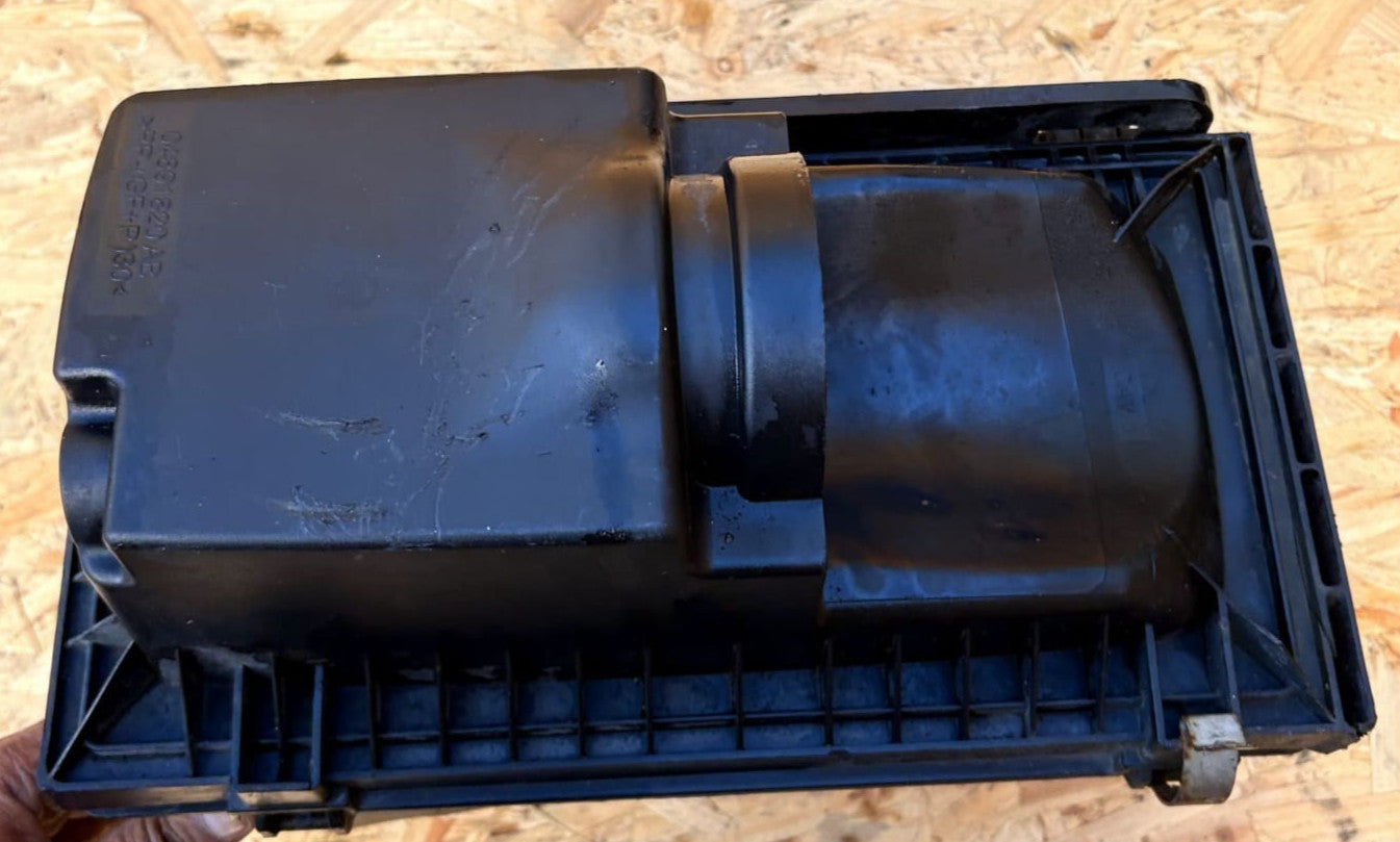 DODGE NEON STRATUS 2000-2005 AIR FILTER BOX INTAKE HOUSING 04891820AB
