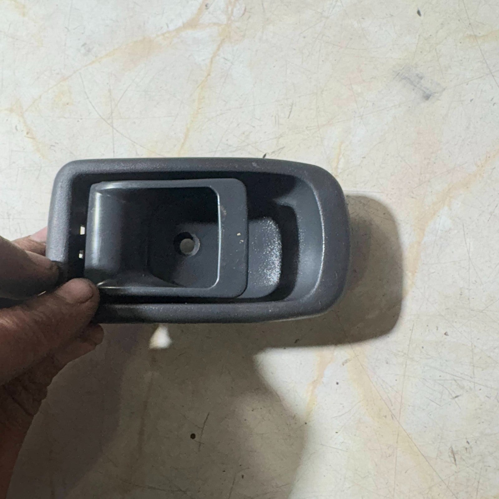 2000-2006 DAIHATSU INTERIOR DOOR HANDLE