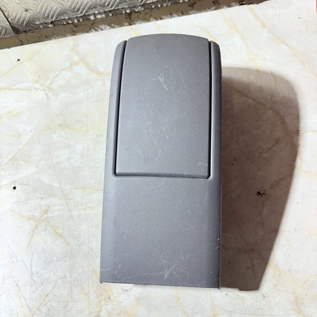 TOYOTA PRIUS Hatchback XW20 Cup Holder 1A8C1-008G 1.5 Hybrid 57kw 2009