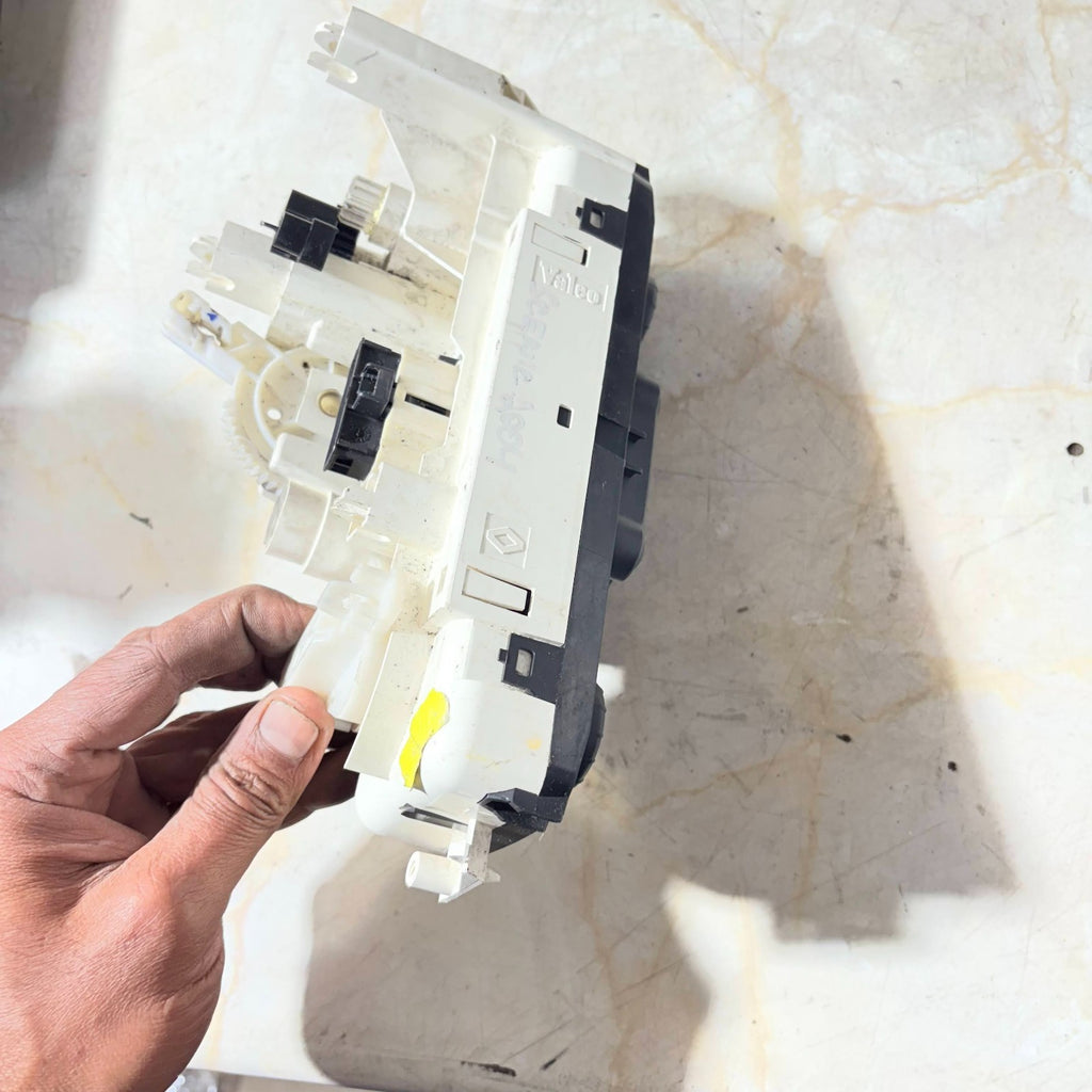 Renault Scenic II Climate Control Panel AC Unit Valeo 6958000 F6665720 03-09