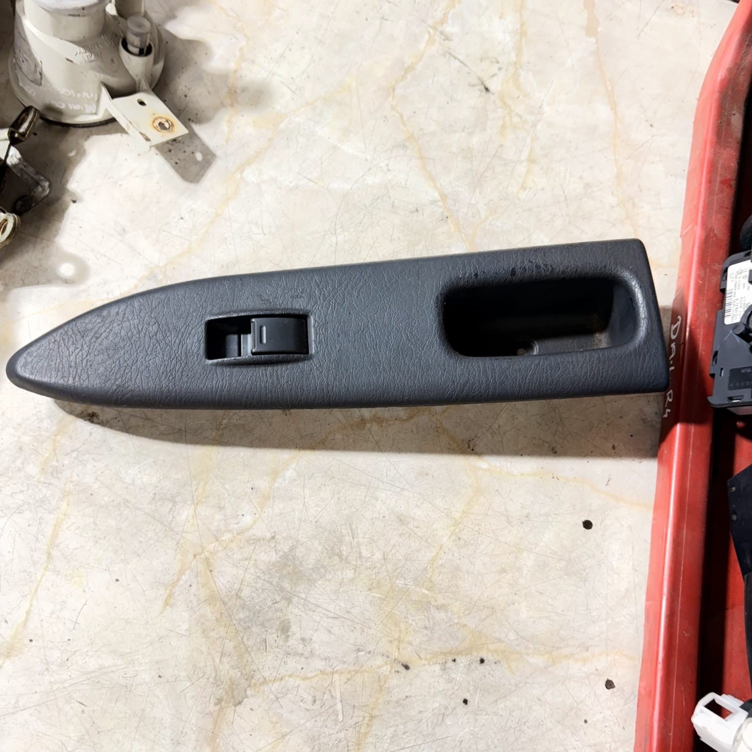 2001 TOYOTA AVENSIS NSF PASSENGER SIDE FRONT WINDOW CONTROL SWITCH BUTTON