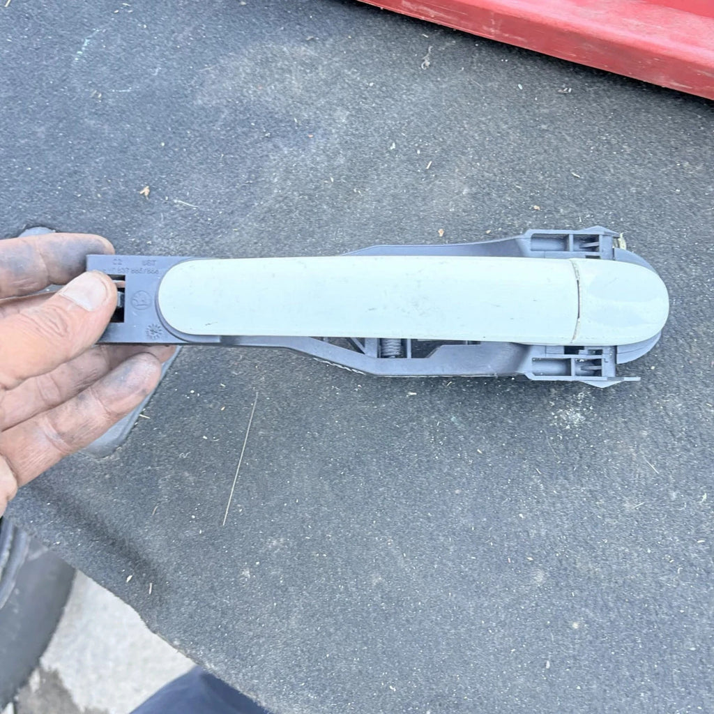 Skoda Superb Driver Rear Exterior Door Handle 2002 6Y0887885886