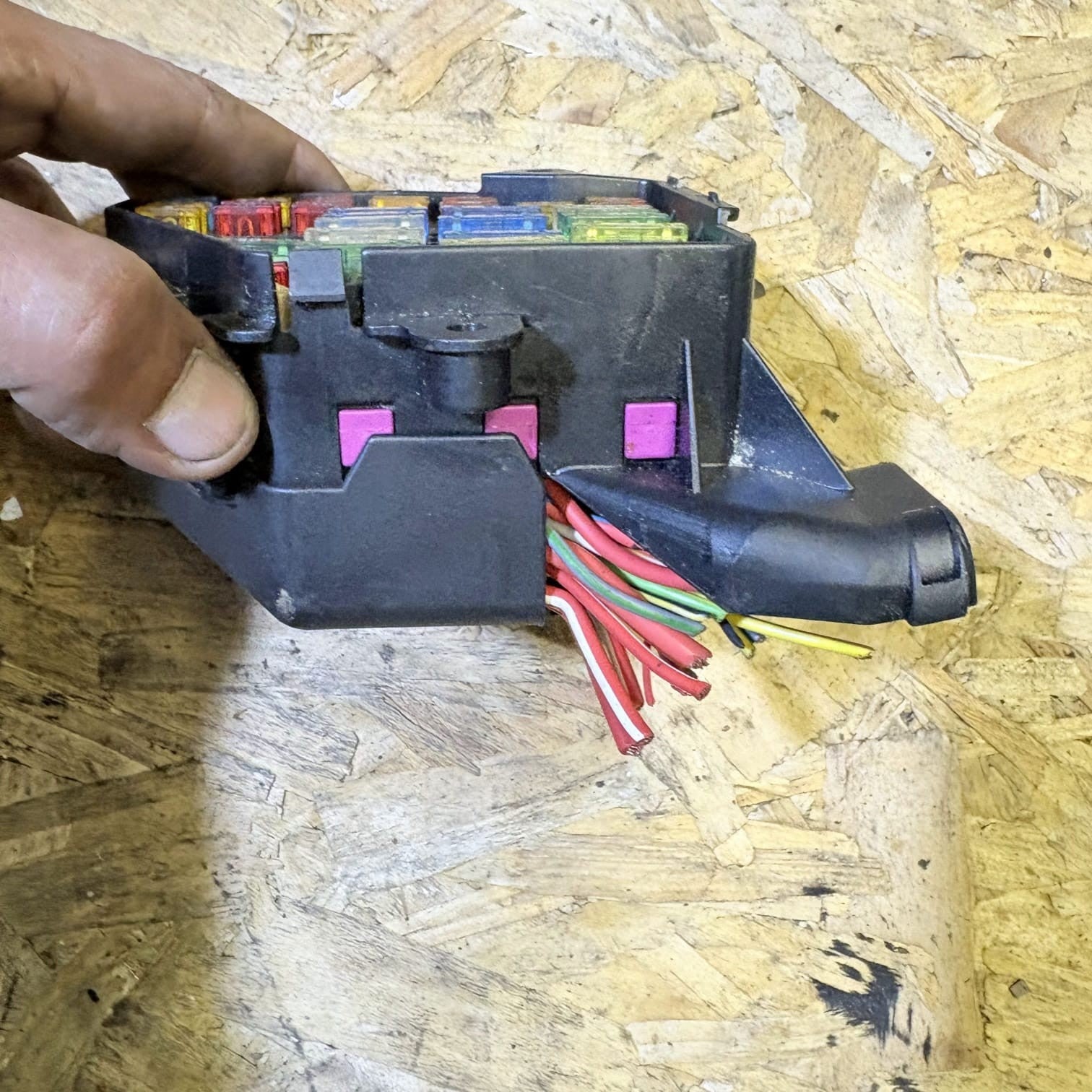 Audi A4 B5 8D2 1.9 TDI AFN/AVG Fuse Box Relay Panel 1995-2000 UK857764-68