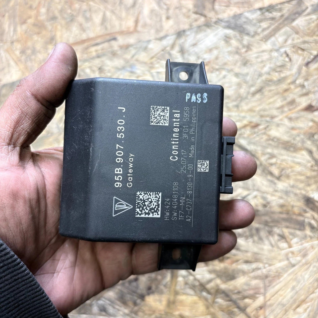 PORSCHE MACAN 95B Gateway Control Unit 95B.907.530.J