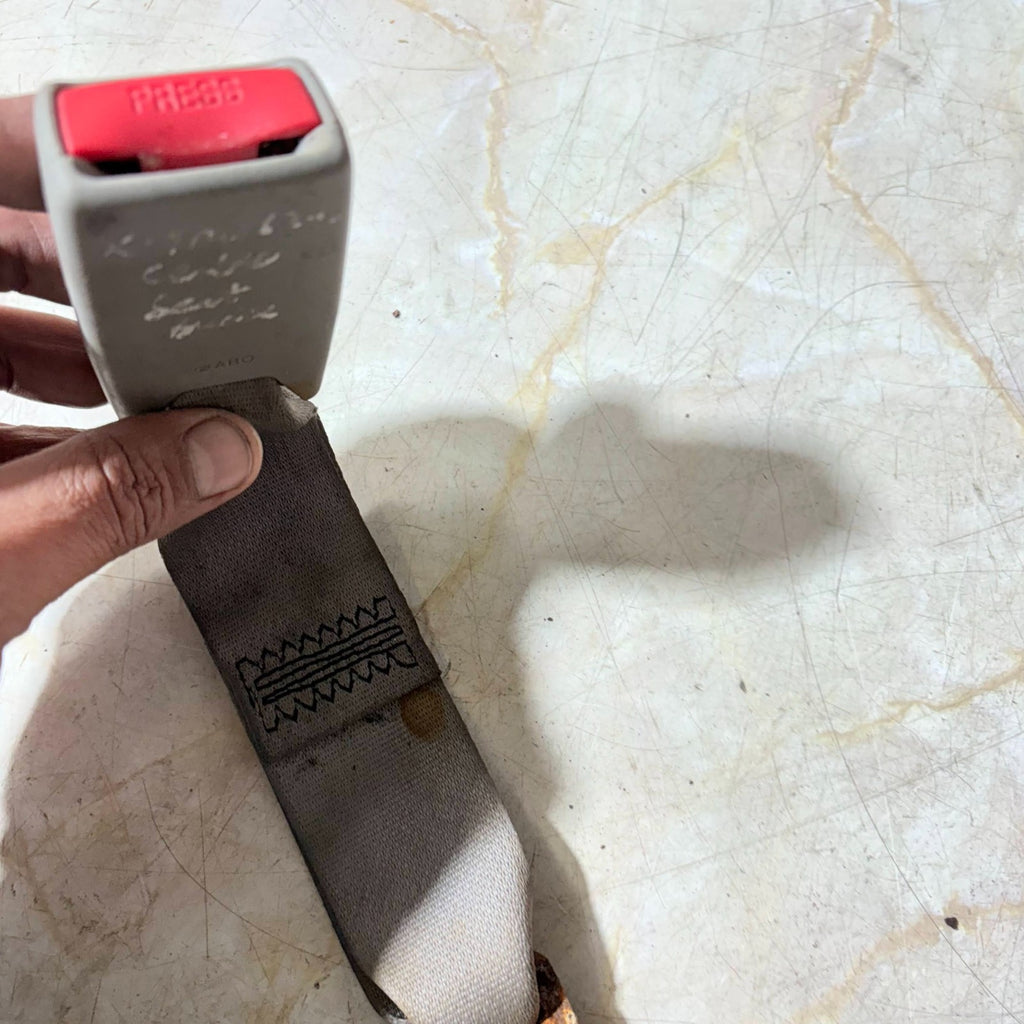 Nissan X Trail Rear Centre Middle Seat Belt Stalk Buckle Mk1 2001-2007