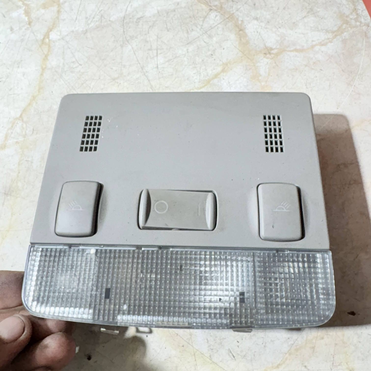 Audi A2 8Z Interior Map Reading Light Grey Platinum 8Z0947111 2001