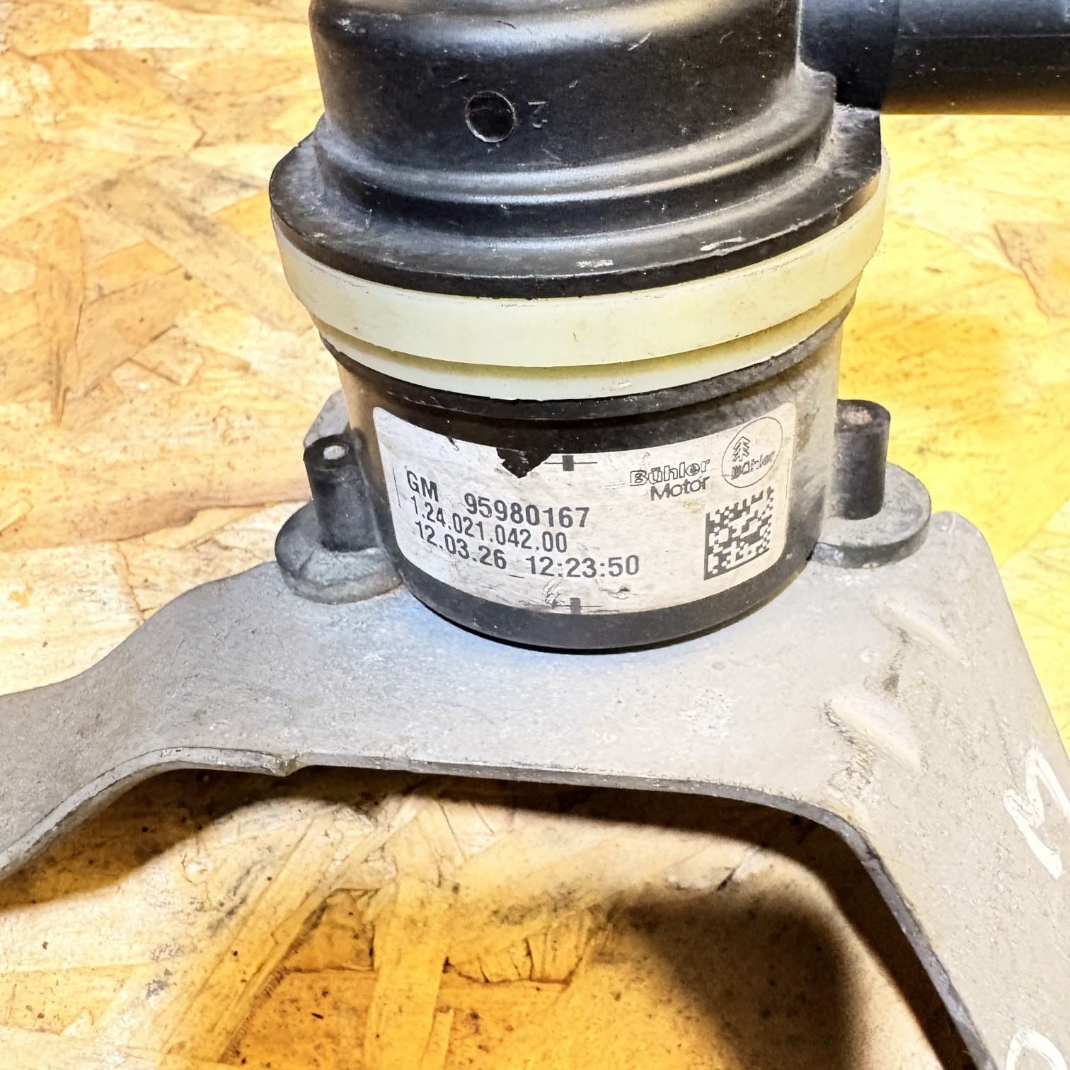 Chevrolet Aveo 2013 Electric auxiliary coolant water pump 12402150201 Petrol