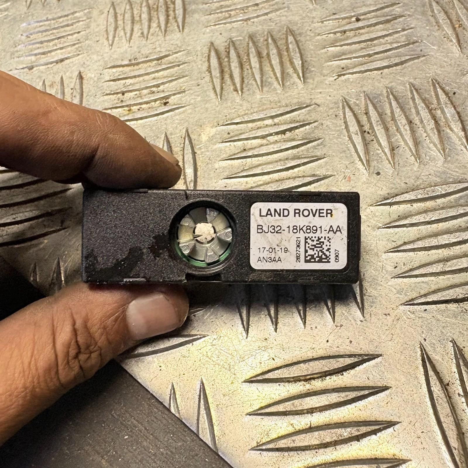 FOR 2015 LAND ROVER EVOQUE AERIAL AMPLIFIER BJ32-18K891-AA
