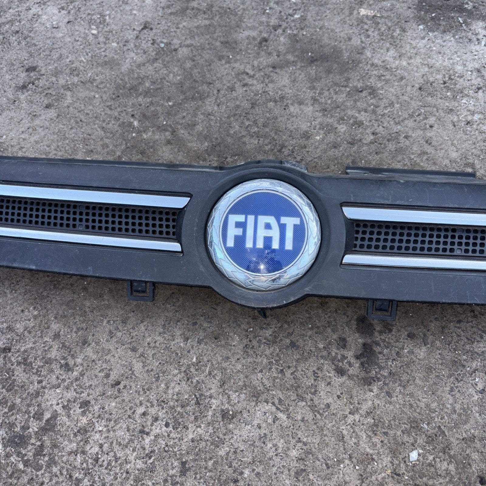 FIAT PANDA Mk2 FRONT BUMPER UPPER GRILL WITH CHROME 735353899 2003-2011