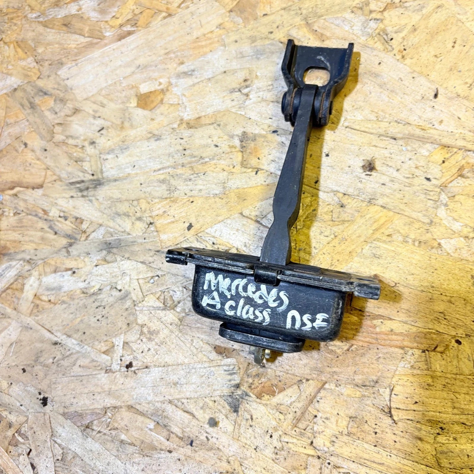 MERCEDES A-CLASS 1997-2004 DOOR CHECK STRAP DRIVERS FRONT RIGHT SIDE