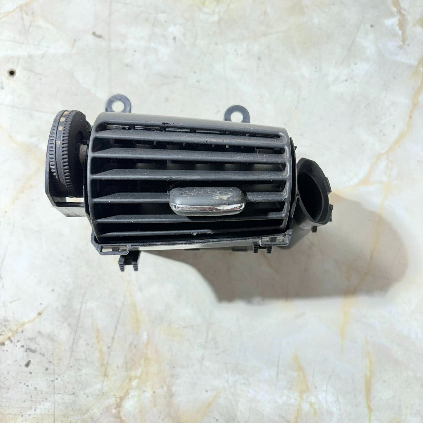 Air Grille Mercedes C200 05-08 W203 Left N/S Vent Dashboard A2038300554