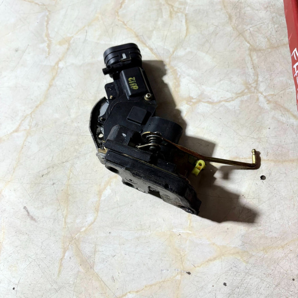 Suzuki Grand Vitara (2001-2005) Rear Passenger Side Door Central Locking Catch