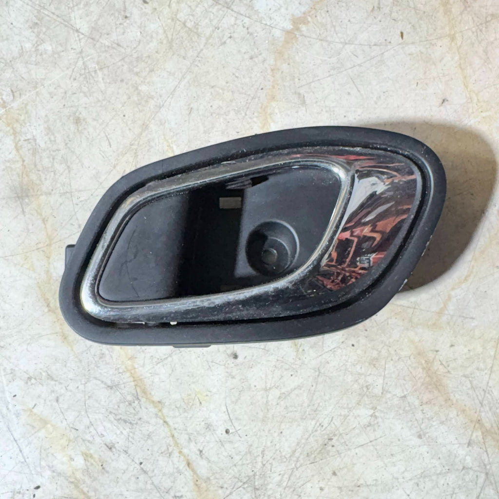 KIA CEED MK2 FRONT LEFT PASSENGER SIDE INTERIOR DOOR HANDLE 2012-2018