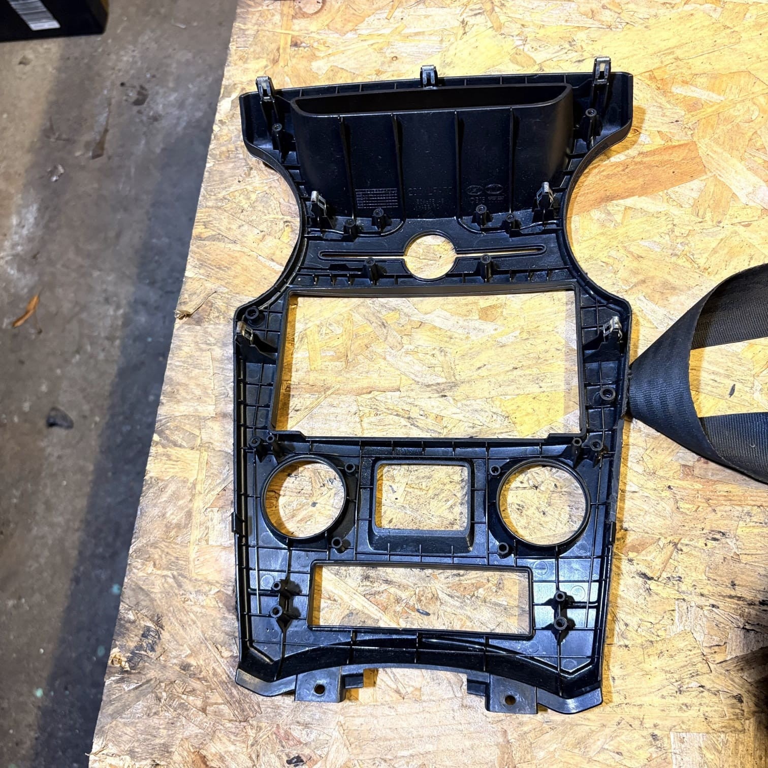 80469848 dashboard for KIA CARENS 245037