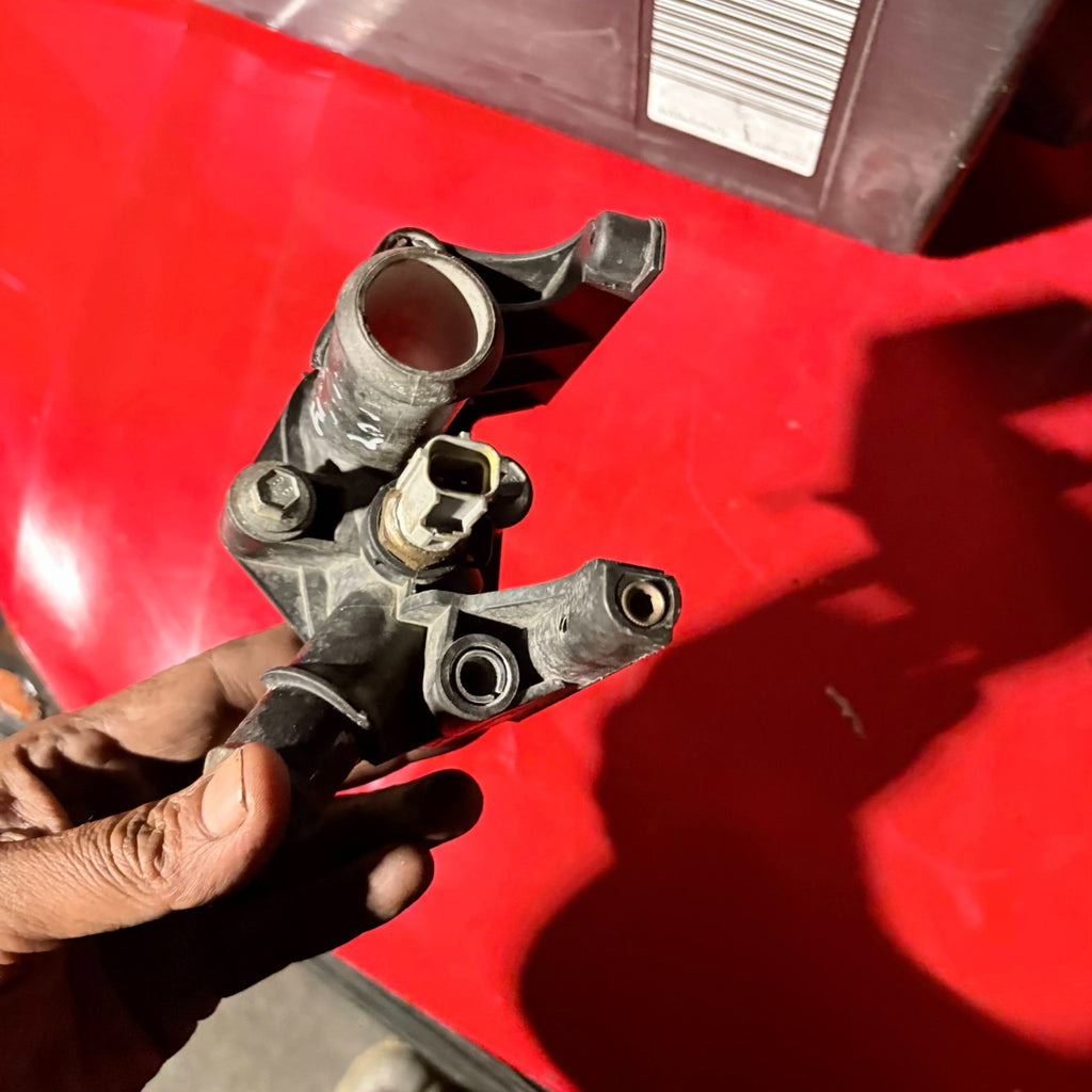 Thermostat housing Ford Fusion