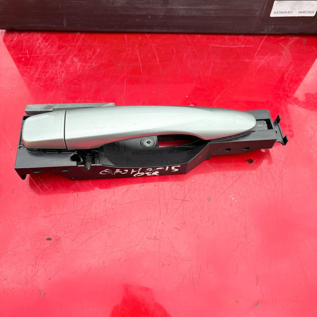 NISSAN QASHQAI J11 Rear Right Door Exterior Handle 80611 22134 2015