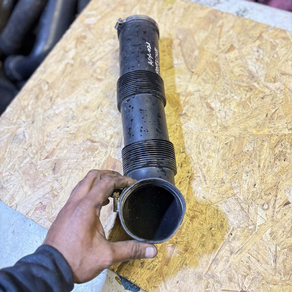 Porsche Cayenne 955 3.2 V6 Air Intake Hose Pipe 7L5128684 7L5 128 684 2004