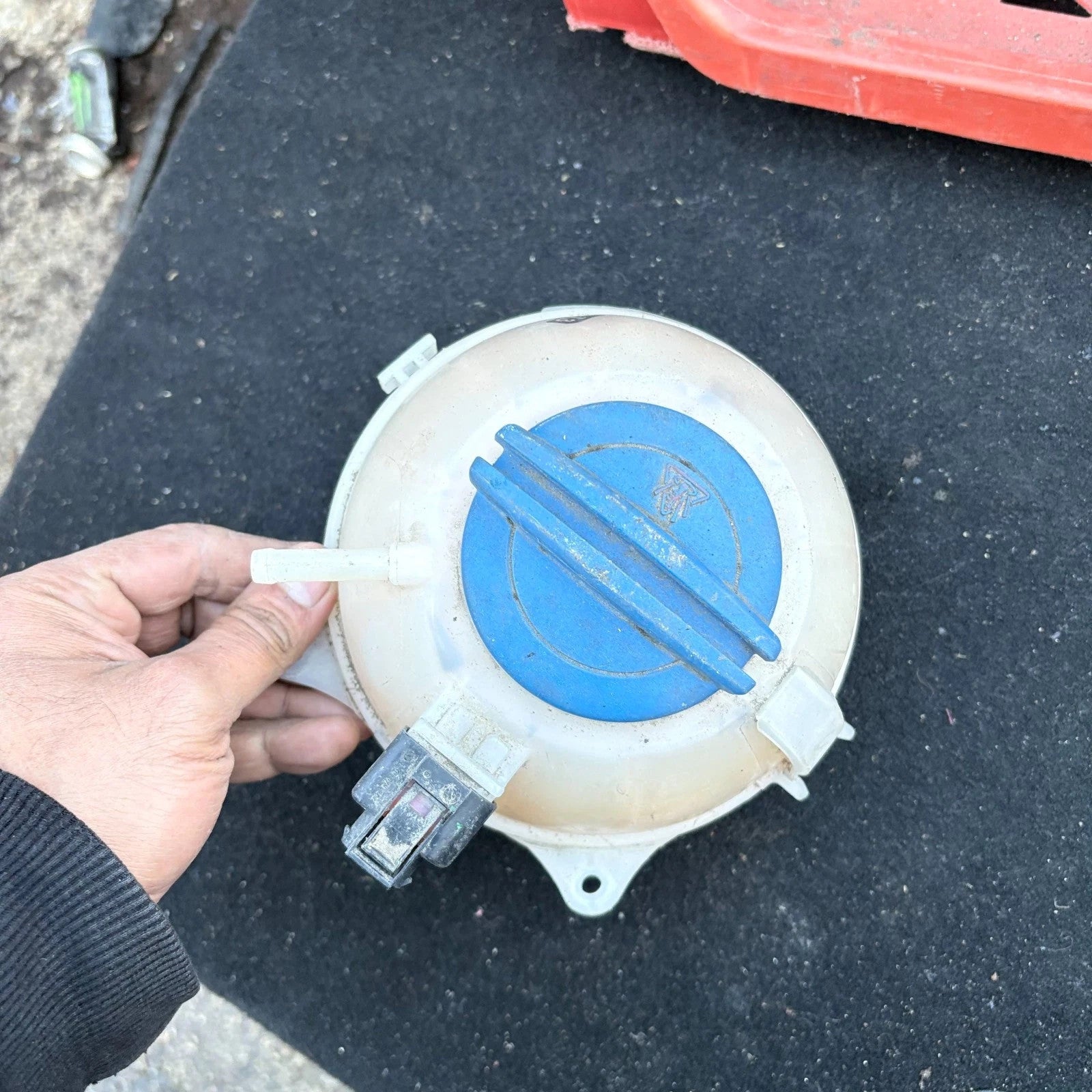 Volkswagen Polo Coolant Reservoir Expansion Tank Fluid Bottle 5Q0121407G 2009-17