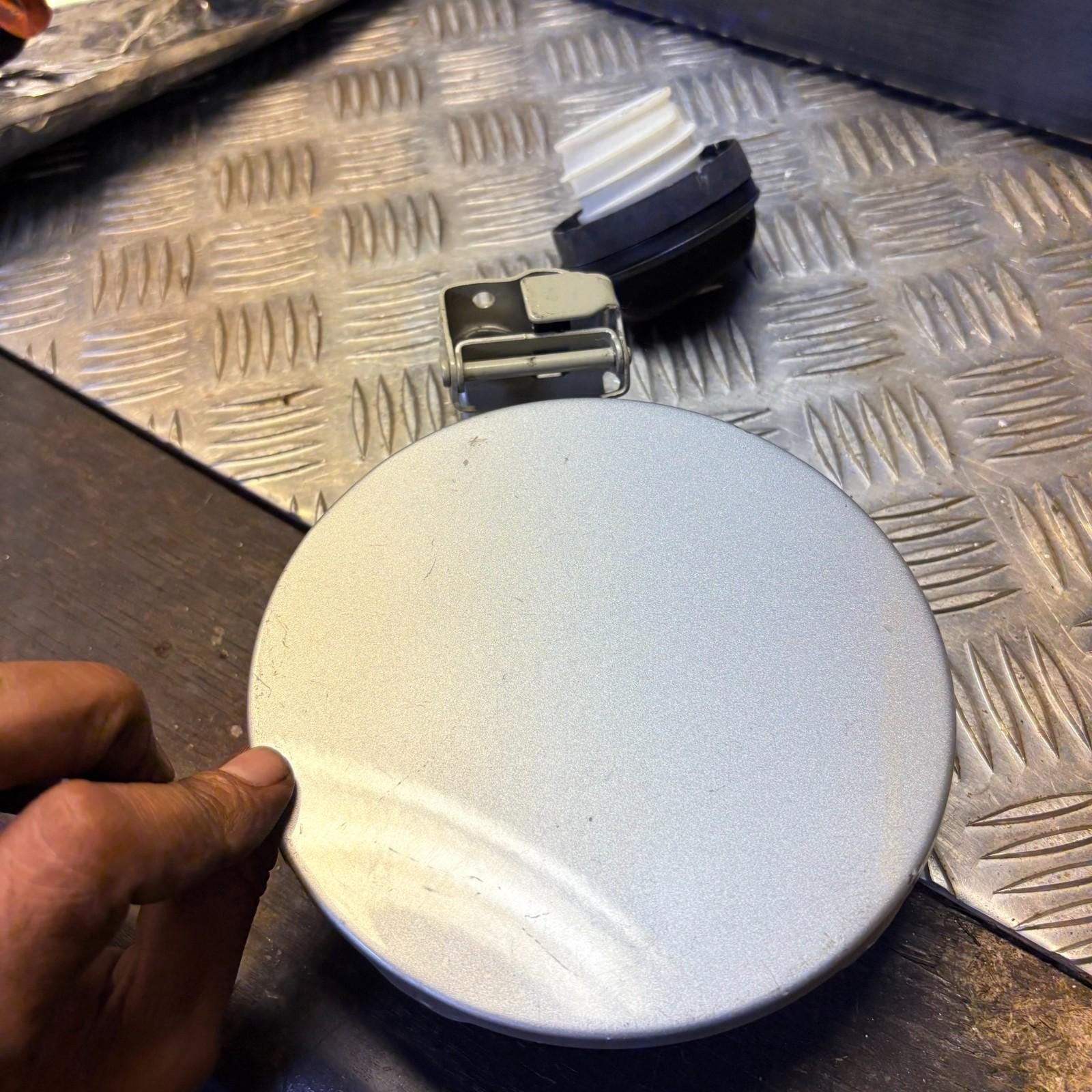 SUZUKI ALTO FUEL FILLER FLAP 2013 5 DOOR