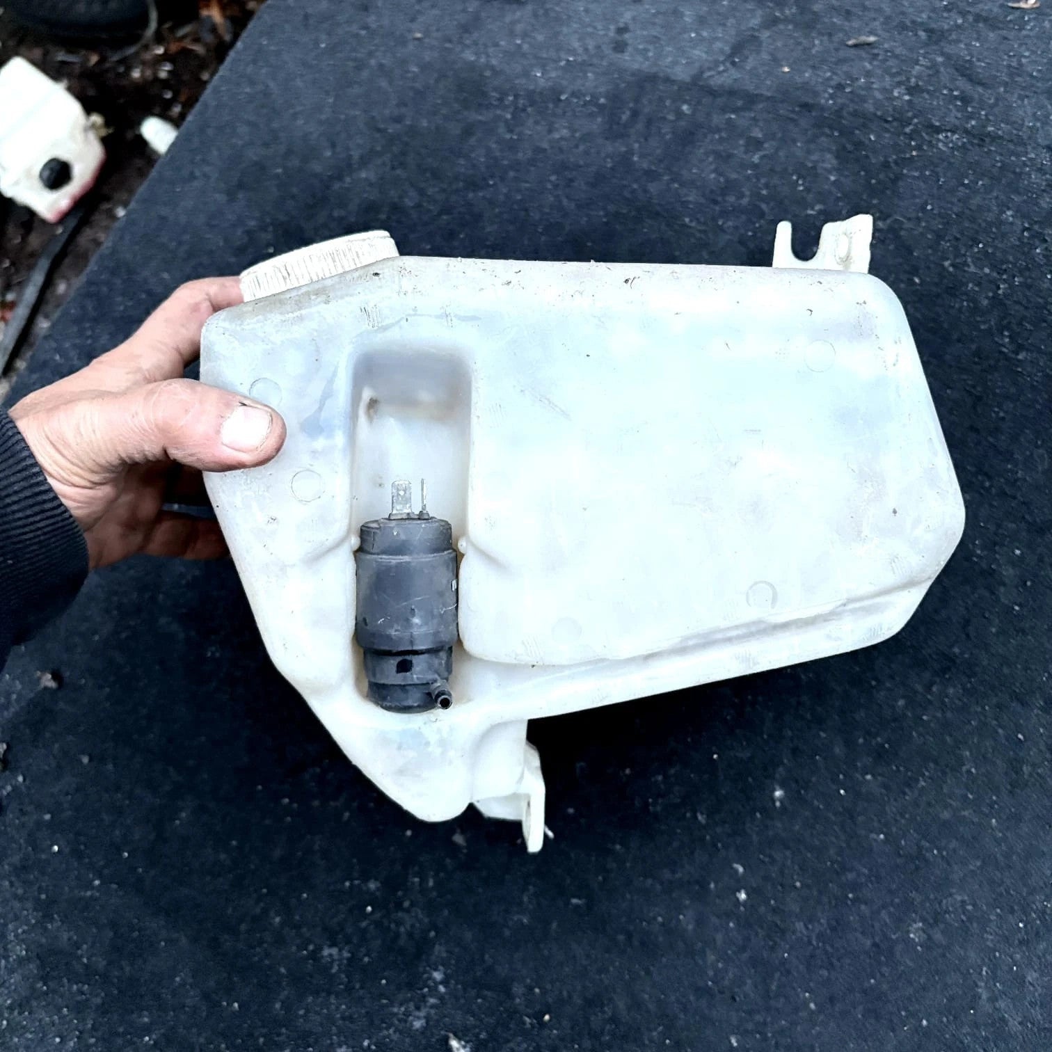 IVECO DAILY II FROM 89 GLASS WASHER TANK TANK TANK WITH PUMP COD:93928338
