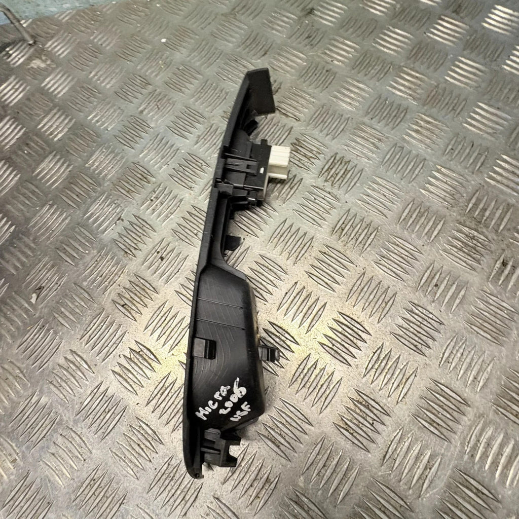 NISSAN MICRA 2006 PASSENGER FRONT WINDOW SWITCH 961AX600
