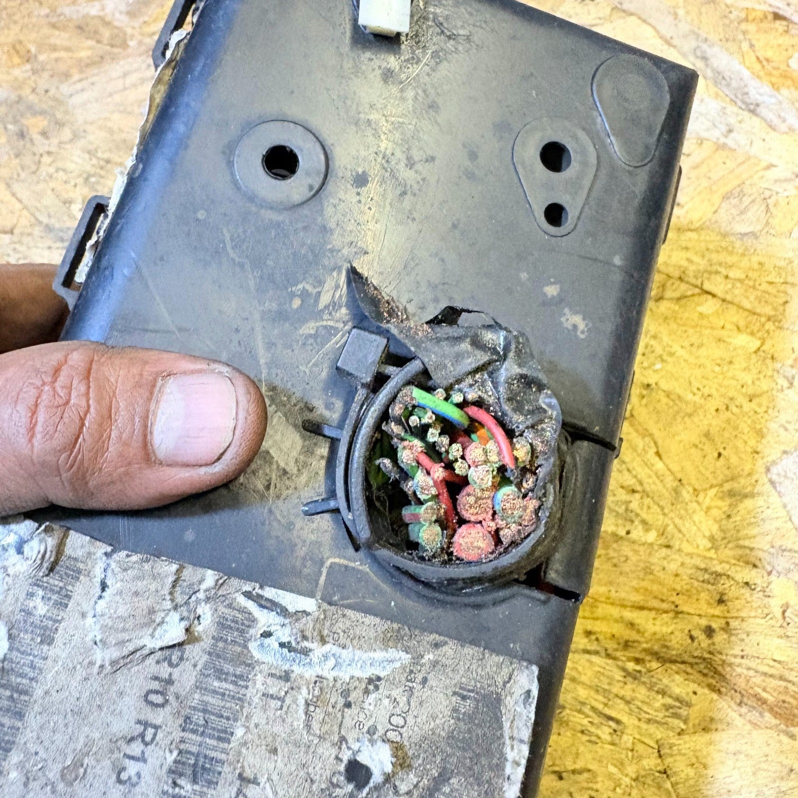 2004 FORD TRANSIT CONNECT FUSE BOX 518755202 2T1T-14A067-AD