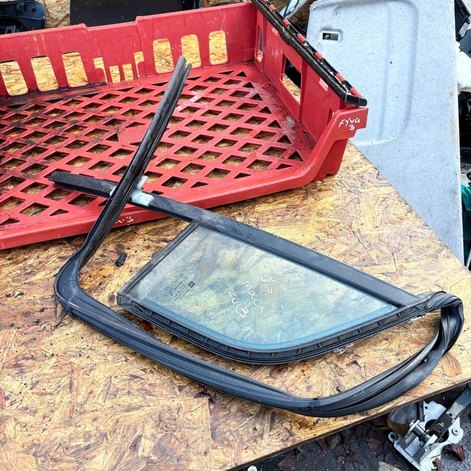 VAUXHALL MOKKA 2013-2018 RIGHT SIDE REAR QUARTER LIGHT WINDOW 43R-004583 Driver