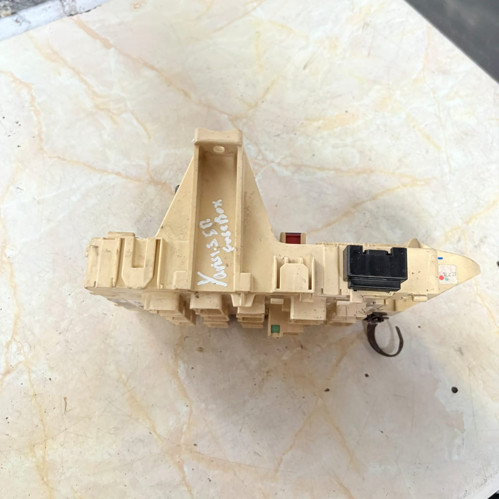 TOYOTA YARIS (SCP1, NLP1, NCP1) 1.0 Fuse Box SAM Module B2730-0D020-A
