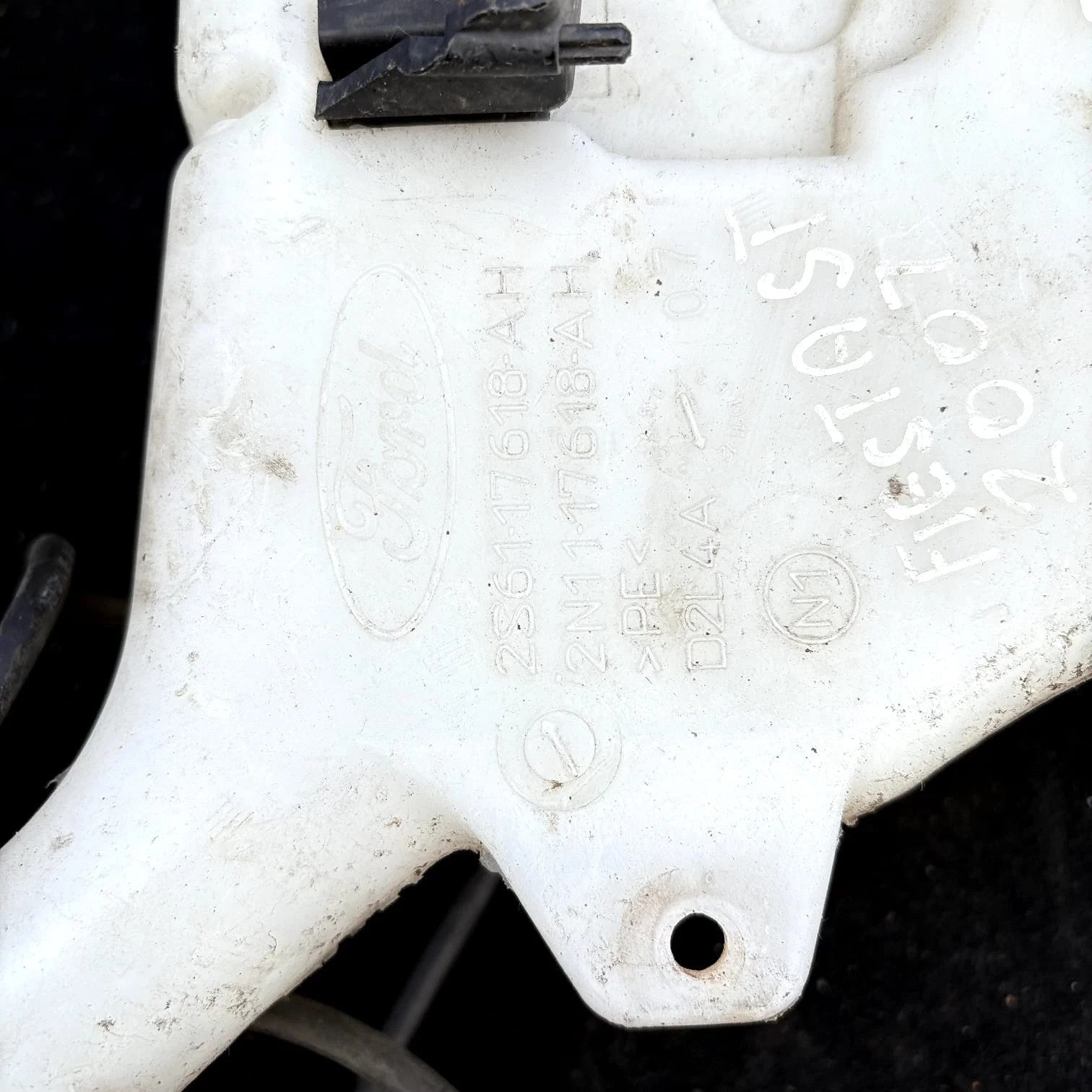 FORD FIESTA MK6 WINDSCREEN WASHER BOTTLE TANK 2S6117618AH 2007