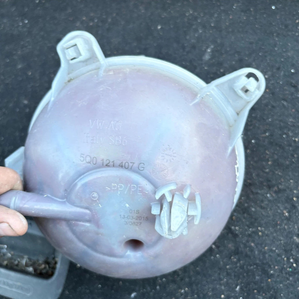 Volkswagen Polo Coolant Reservoir Expansion Tank Fluid Bottle 5Q0121407G 2009-17