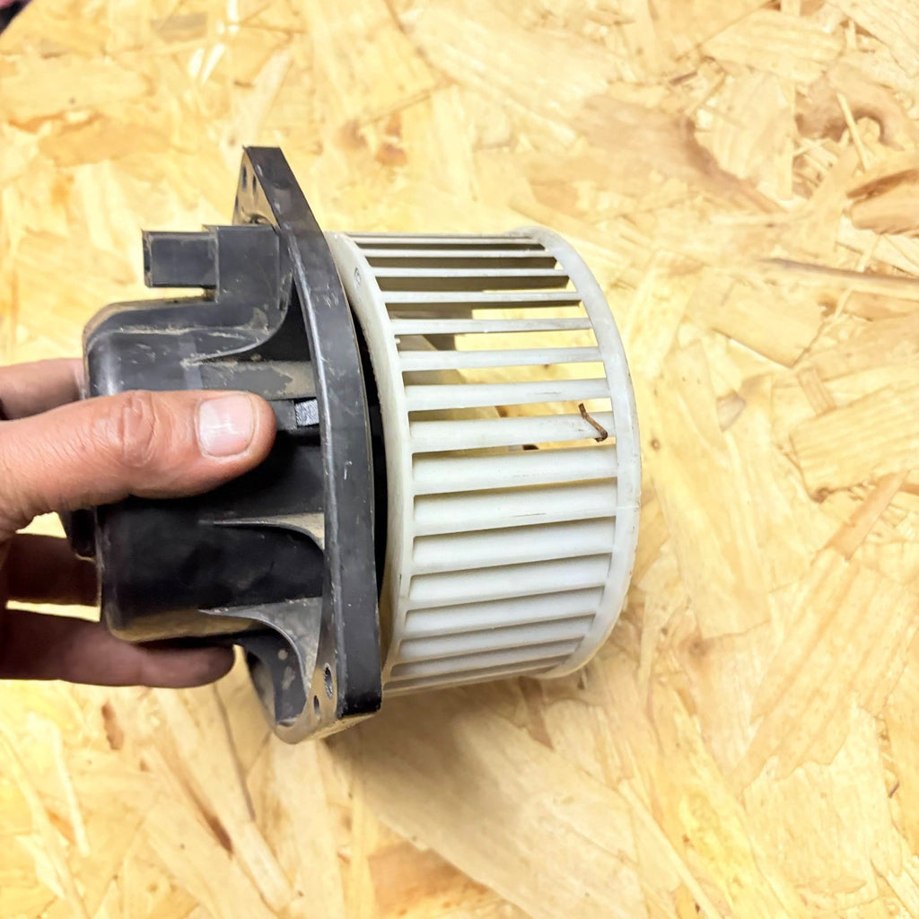 Suzuki Ignis Heater Blower Motor Fan Assembly 173-60073-01