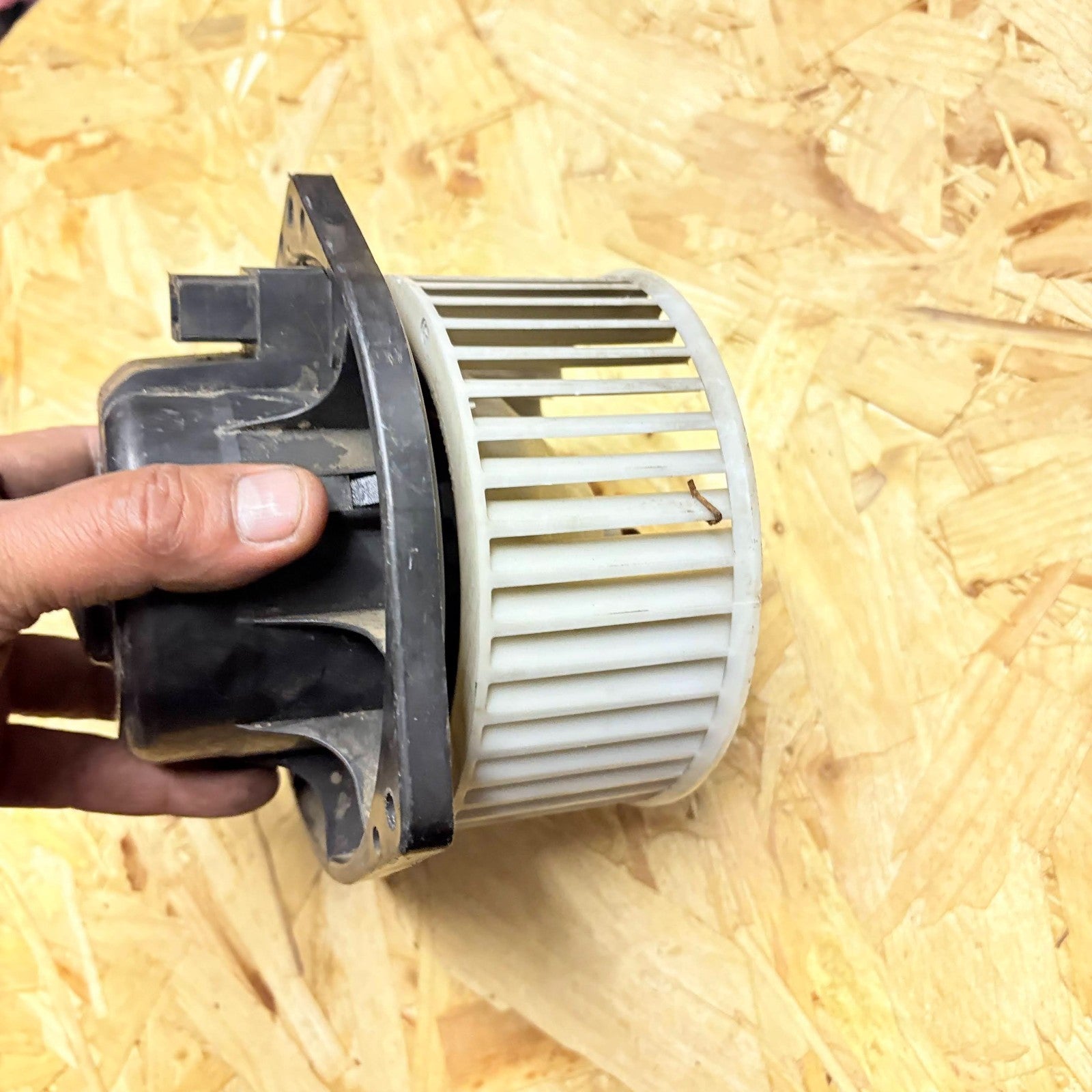 Suzuki Ignis Heater Blower Motor Fan Assembly 173-60073-01