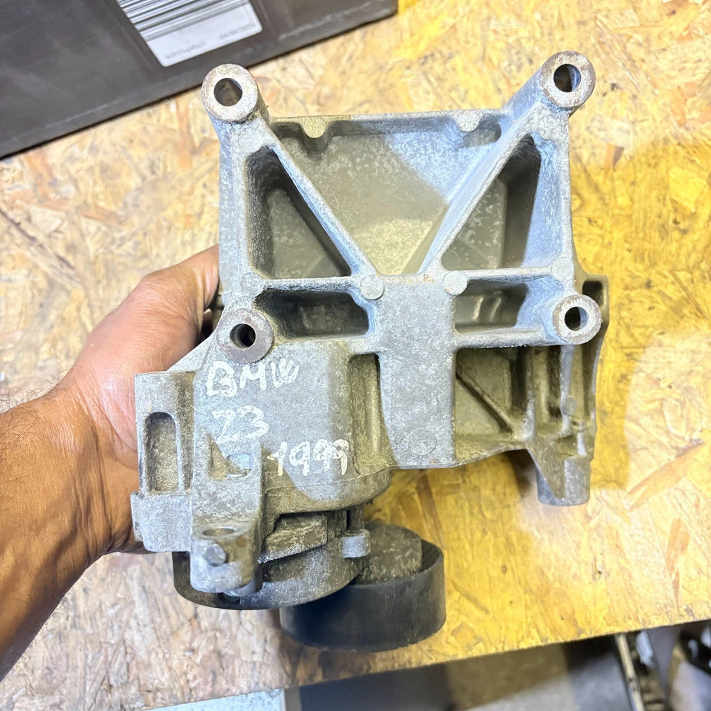 BMW Z3 1.8 1995-2000 1.9 1995-1999 1.9i 2000-2002 Alternator Bracket Tensioner