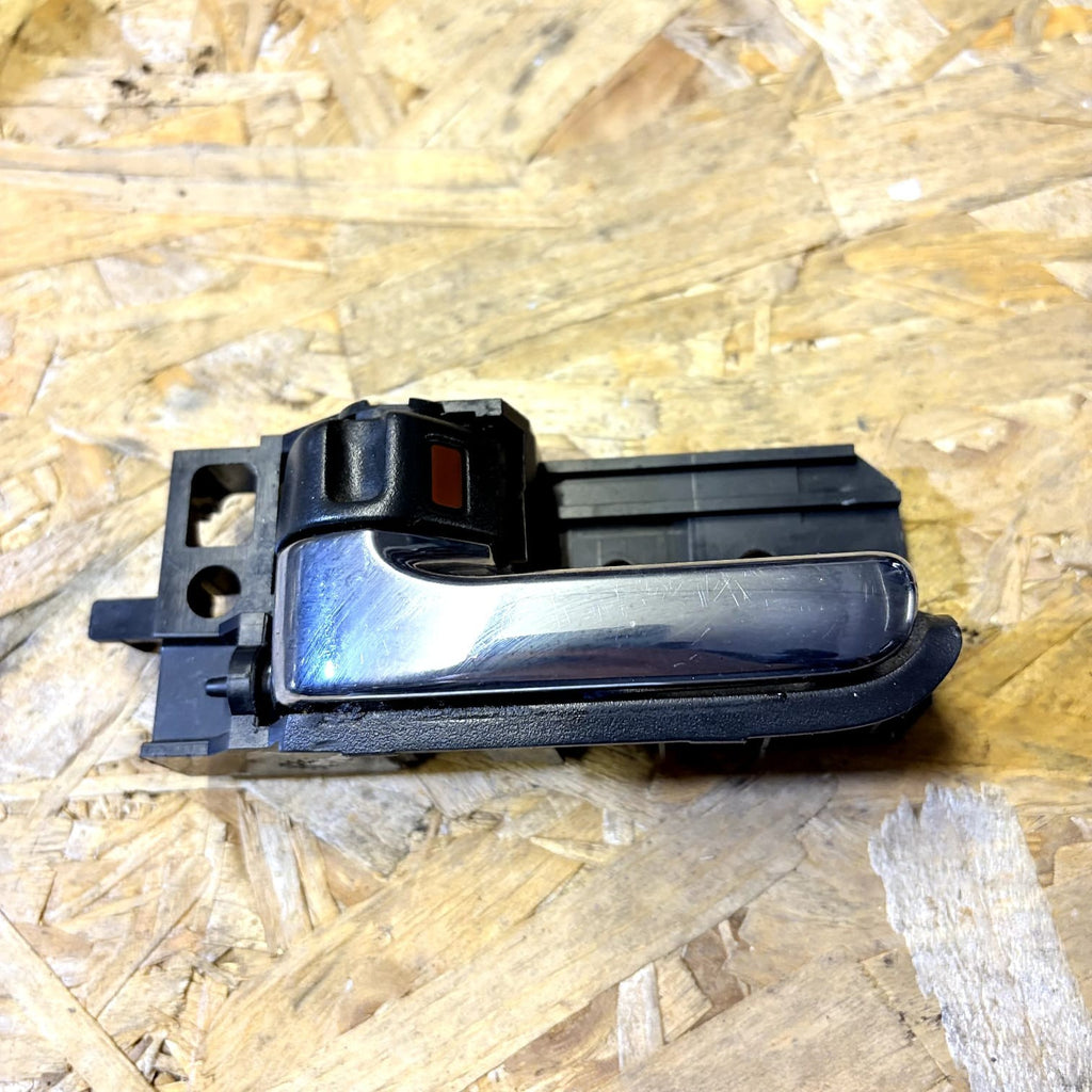 2004 TOYOTA AVENSIS INNER PASSENGER FRONT SIDE DOOR HANDLE 50594A1
