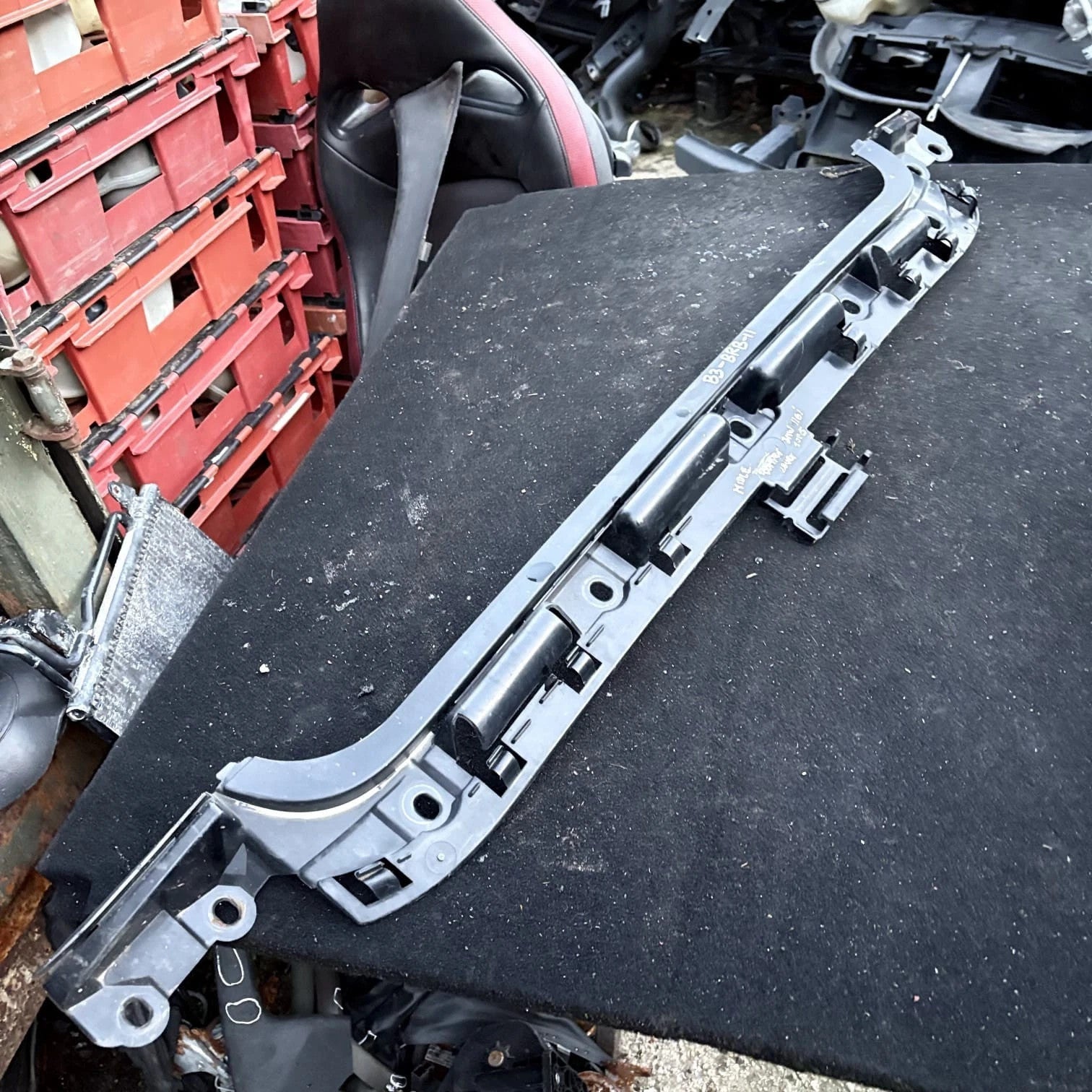 BMW 1 SERIES E87 E81 REAR BUMPER MOUNT BRACKET HOLDER 7058521 2005