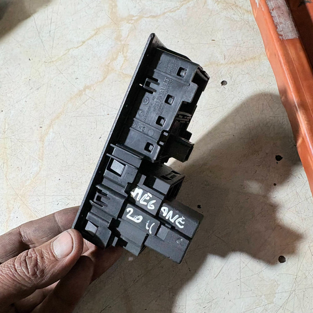 RENAULT MEGANE MK3 2008-2016 FRONT HEADLIGHT LEVEL ADJUSTMENT CONTROL SWITCH