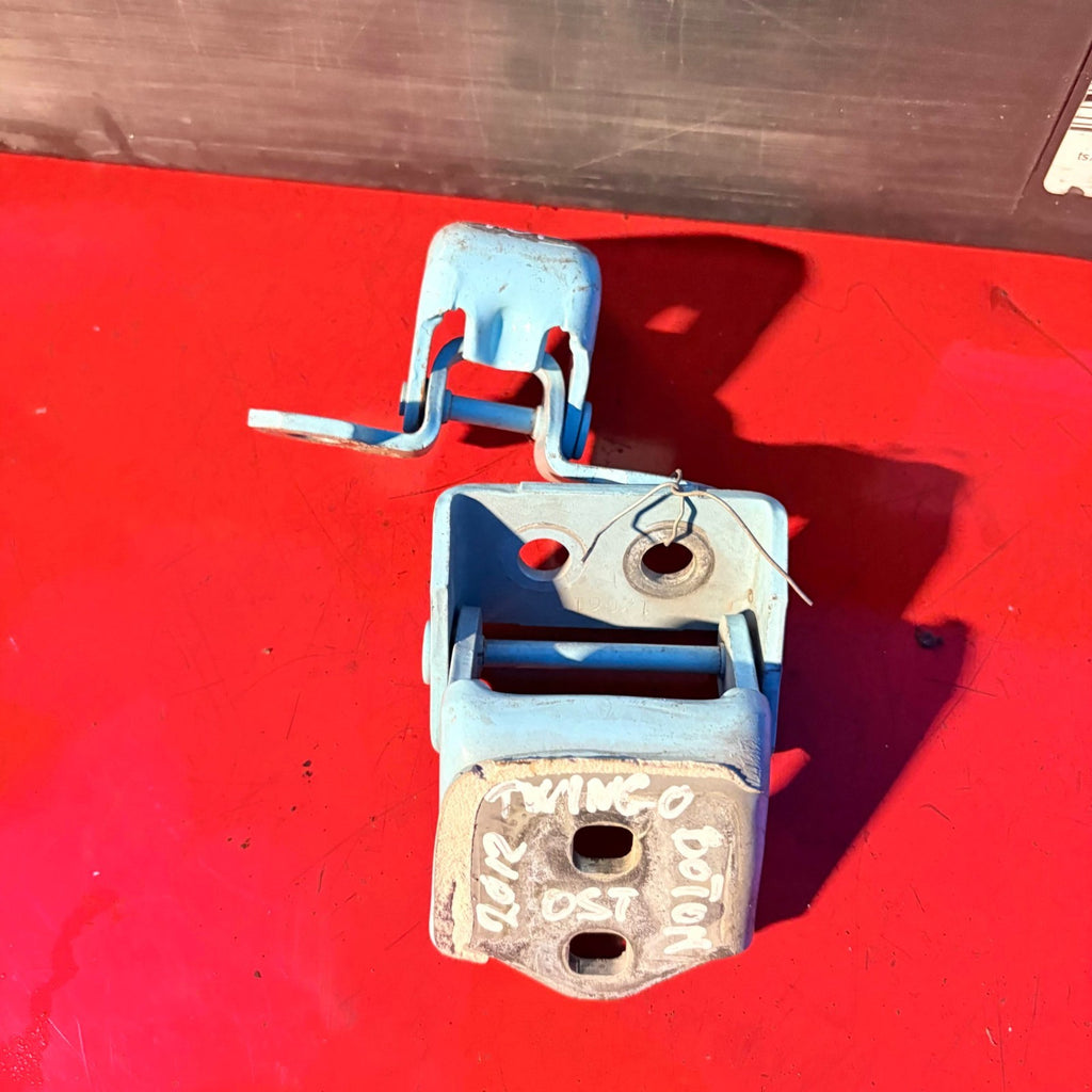 RENAULT TWINGO 20072014 DOOR HINGES TOP DRIVER SIDE PAIR
