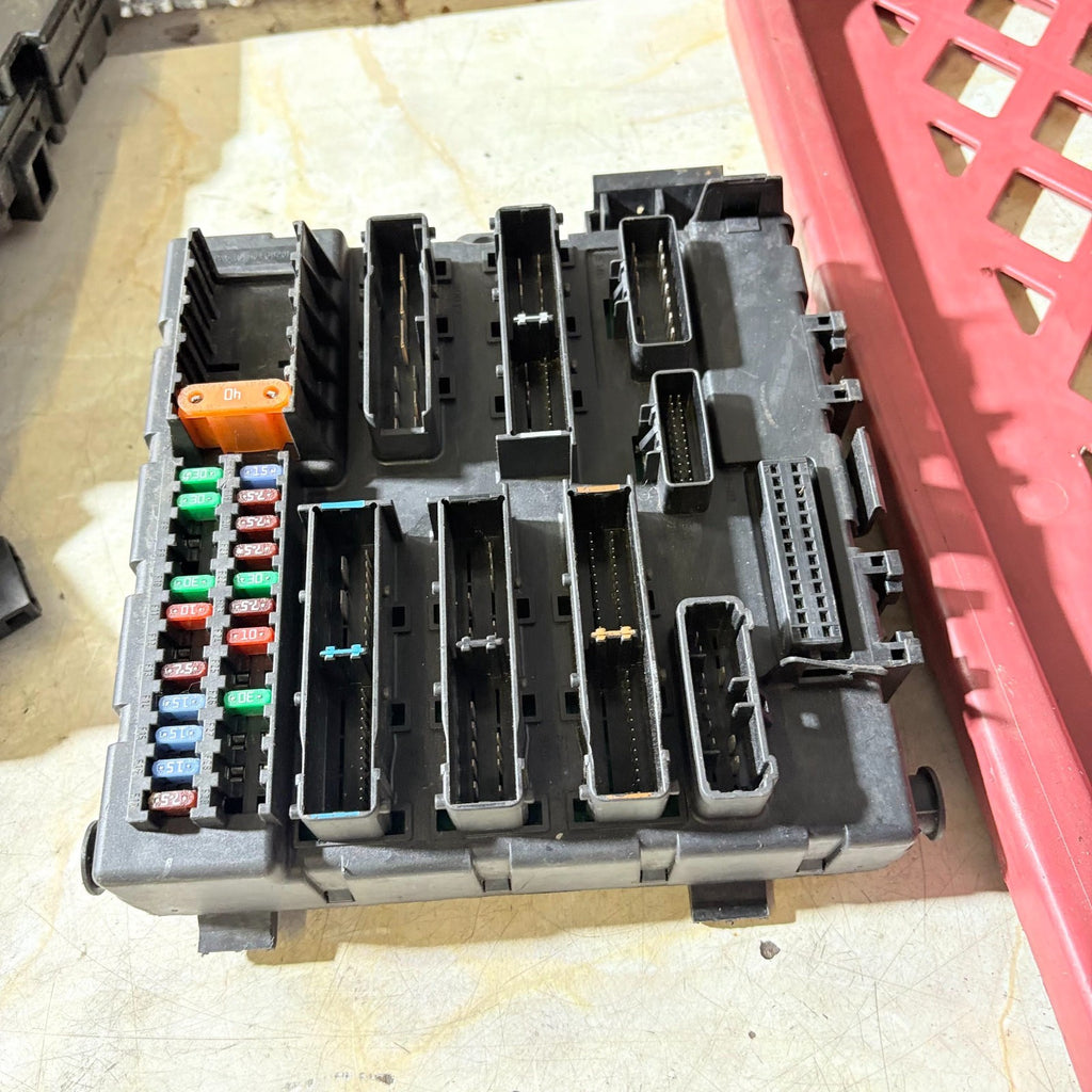 VAUXHALL VECTRA MK2 C 02-09 1.9 DIESEL FUSE RELAY BOX 460 023 260