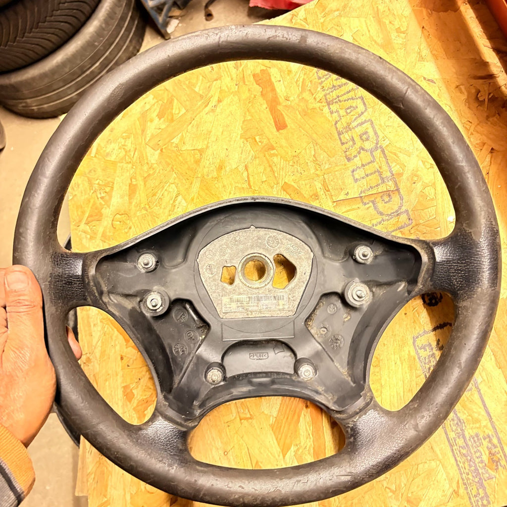 STEERING WHEEL MERCEDES-BENZ SPRINTER A906 STEERING WHEEL A906 464 0201