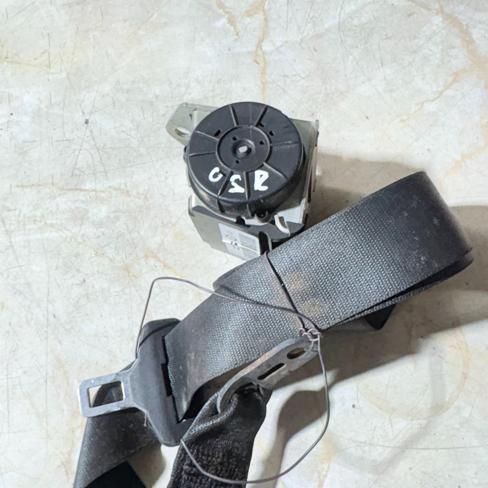 2010 BMW 318D SEAT BELT REAR RIGHT SIDE 607051100D