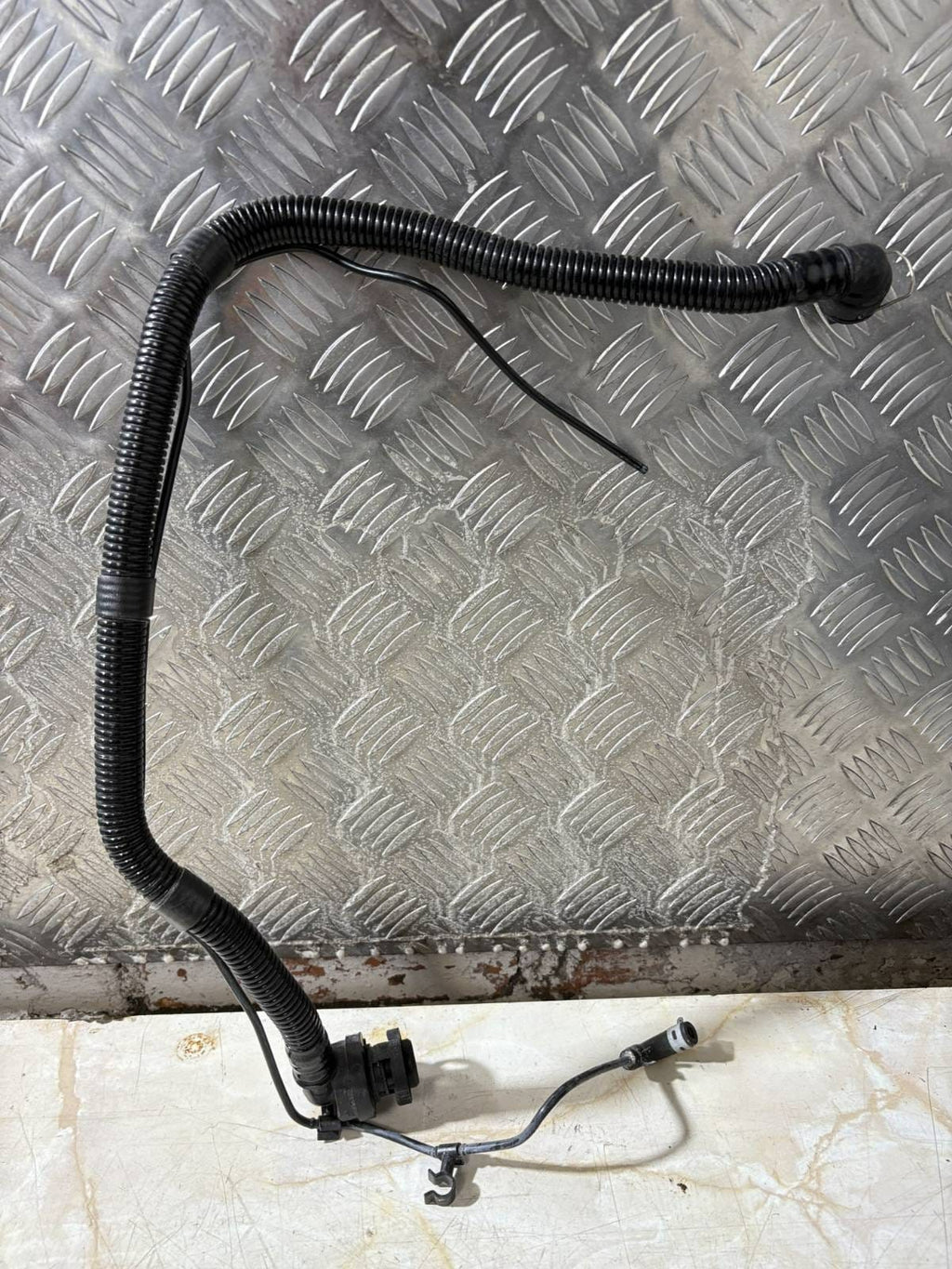 LEVC TX VISTA AIR INTAKE PIPE 2019 ELECTRIC HYBRID 1.5 PETROL PA12-GF30