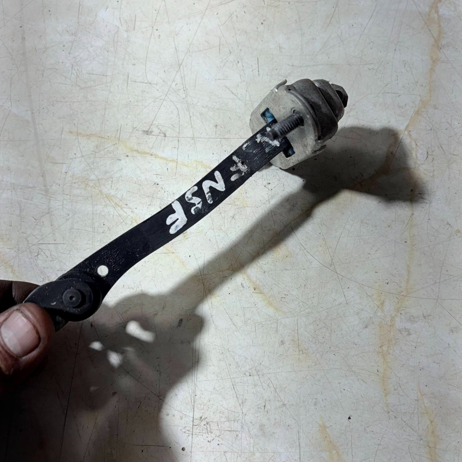 JAGUAR X-TYPE 2001-2009 FRONT LEFT PASSENGER DOOR CHECK STRAP STAY