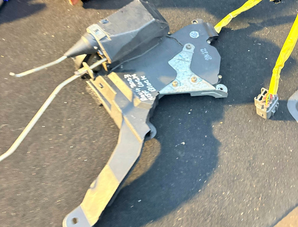 2003 TOYOTA RAV 4 PASSENGER NEARSIDE FRONT DOOR LOCK CATCH