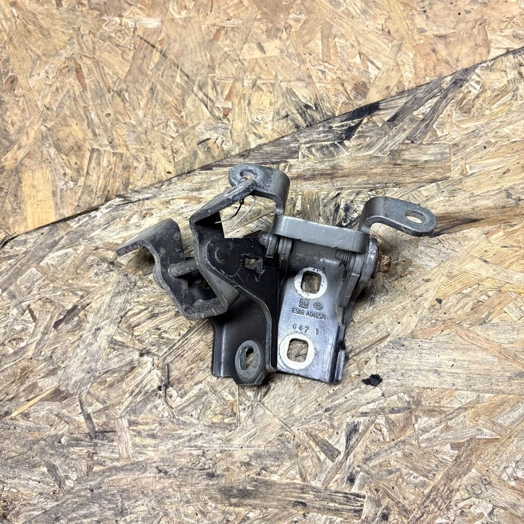 Vauxhall/Opel Insignia 2008-2016 Front Left Door Hinge Pair ES03A046574